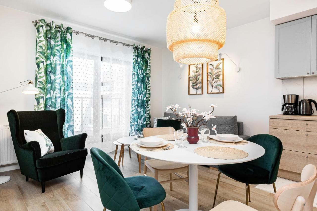 Apartment Walonska With Free Parking Wroclaw By Noclegi Renters Екстер'єр фото