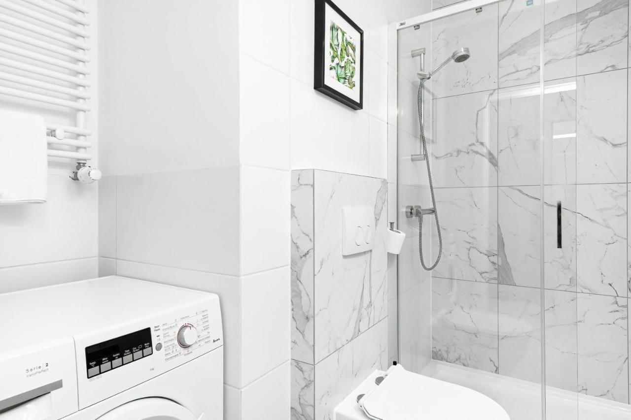 Apartment Walonska With Free Parking Wroclaw By Noclegi Renters Екстер'єр фото