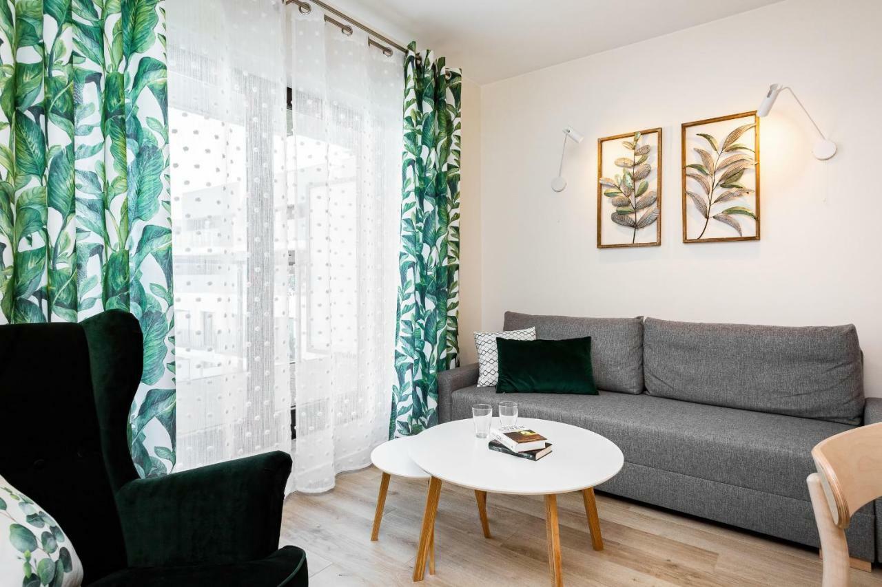 Apartment Walonska With Free Parking Wroclaw By Noclegi Renters Екстер'єр фото